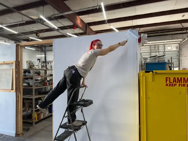 Painting Interior Wall White With Roller